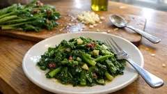 紅菜苔のにんにく炒め:茎はレンジで下ごしらえ、シャキッと甘く仕上げる