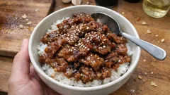 フライパンひとつで甘辛おいしい、牛バラの焼き肉丼(たれは家にある調味料で)