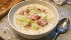 白菜の外葉がごちそうに:ルー不要で作る、簡単クリームシチュー