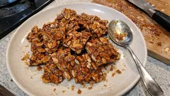 材料2つでカリカリ食感。焦がさないコツで作るアーモンドクロッカン