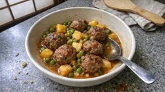 フライパンひとつでOK：ポルペッテ・イン・ウミド（じゃがいも＆グリーンピースの煮込み）