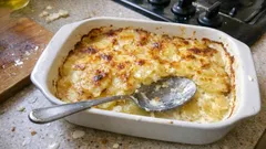 材料4つで濃厚に仕上がる：生クリームで作るグラタン・ドフィノワ風ポテトグラタン