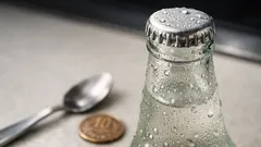 栓抜きがないときの瓶の開け方4選、スプーンや10円玉で安全に開けるコツ